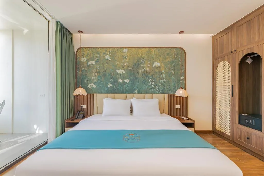 Deluxe Double Room — Sunrise Mountain View Resort